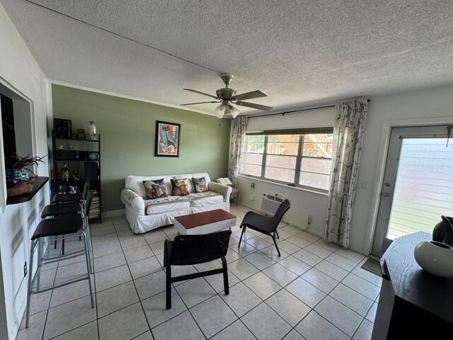 104 Hastings G, West Palm Beach, FL 33417