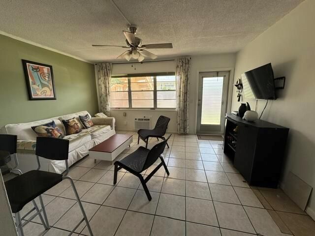 104 Hastings G, West Palm Beach, FL 33417