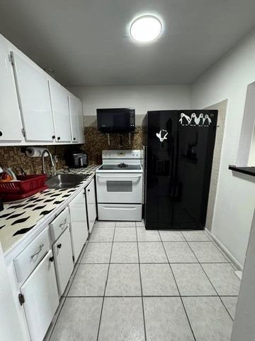 104 Hastings G, West Palm Beach, FL 33417