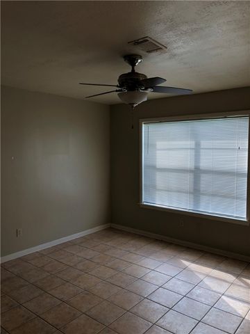 701 Wellesley B, College Station, TX 77840