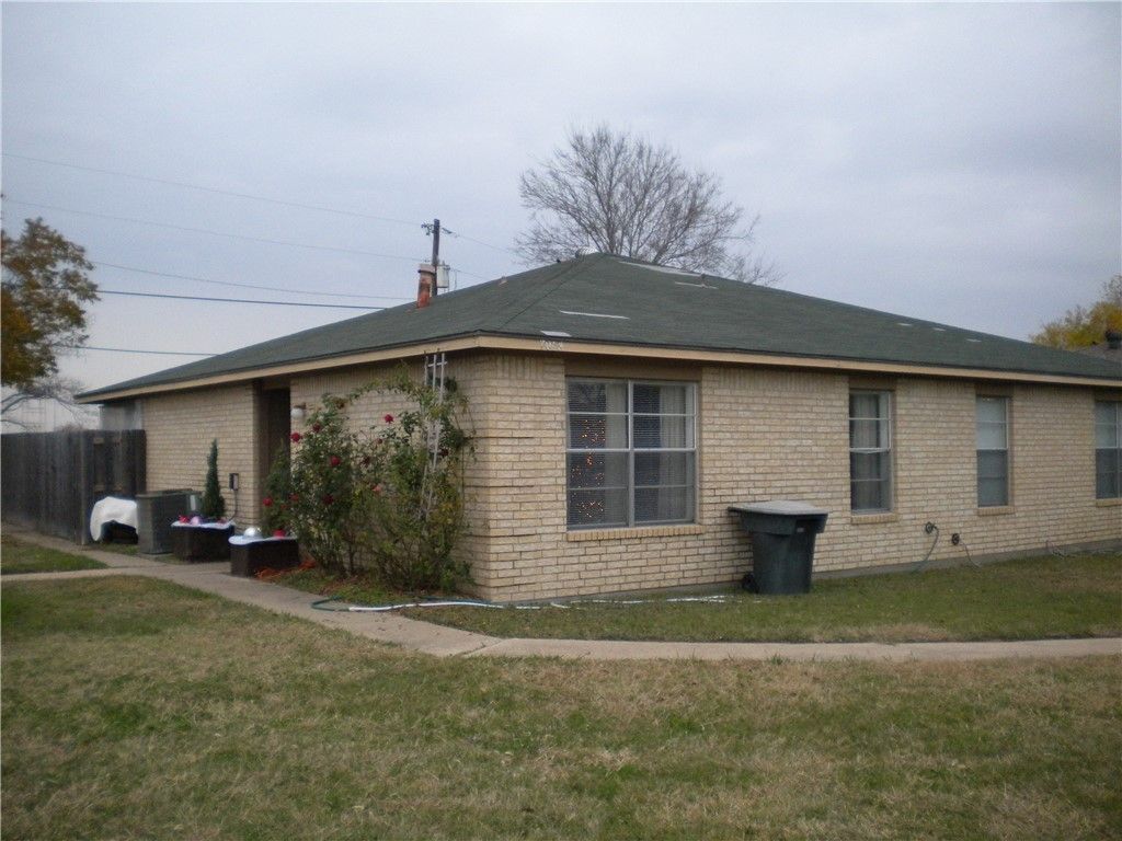 701 Wellesley B, College Station, TX 77840