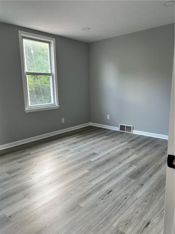 2438 Diehl Ave, Carrick, PA 15210