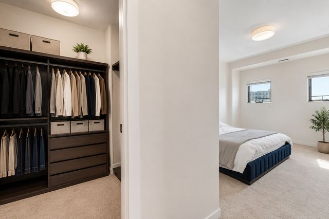 1035 W HURON Street 504, Chicago, IL 60642
