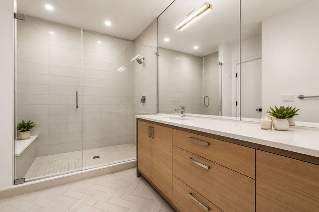1035 W HURON Street 504, Chicago, IL 60642