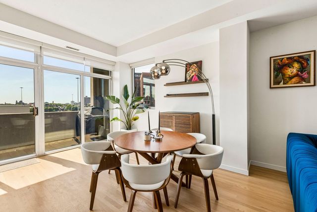 1035 W HURON Street 504, Chicago, IL 60642
