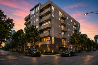 1035 W HURON Street 504, Chicago, IL 60642