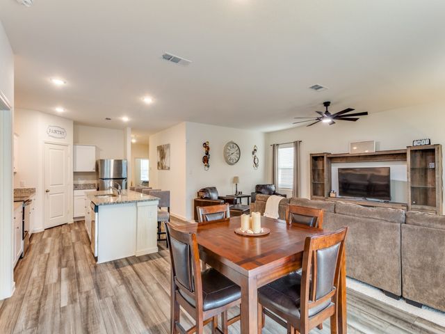5665 Brownstone Lane, Fort Worth, TX 76036