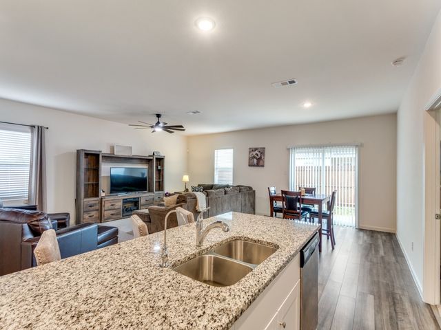 5665 Brownstone Lane, Fort Worth, TX 76036