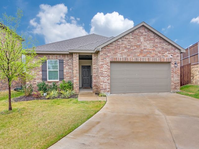 5665 Brownstone Lane, Fort Worth, TX 76036
