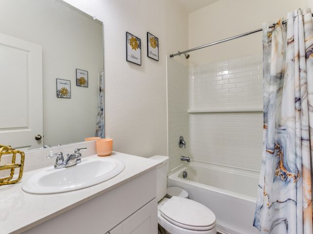 5665 Brownstone Lane, Fort Worth, TX 76036