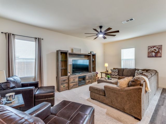 5665 Brownstone Lane, Fort Worth, TX 76036