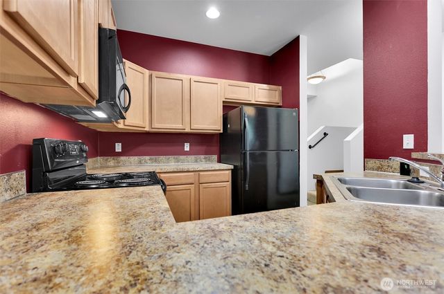 1244 S 51 Place NE, Auburn, WA 98002