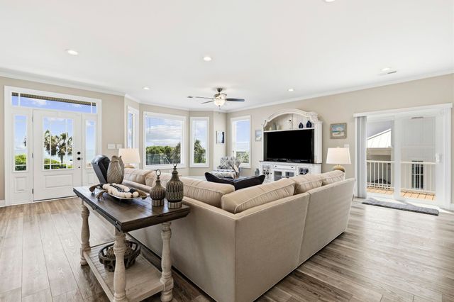 5725 N Ocean Blvd., Myrtle Beach, SC 29577