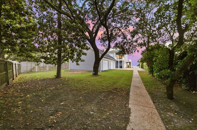 5725 N Ocean Blvd., Myrtle Beach, SC 29577