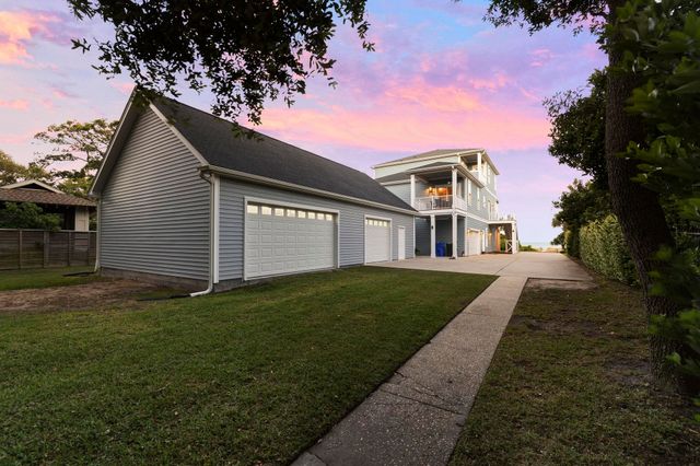 5725 N Ocean Blvd., Myrtle Beach, SC 29577