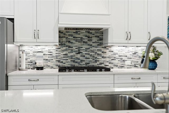 14386 Laguna Springs LN, Naples, FL 34114