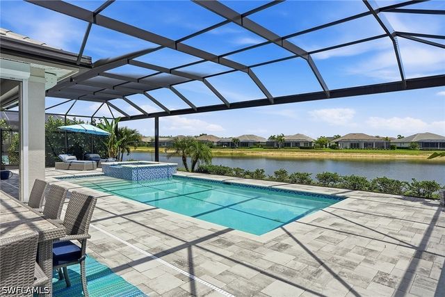 14386 Laguna Springs LN, Naples, FL 34114