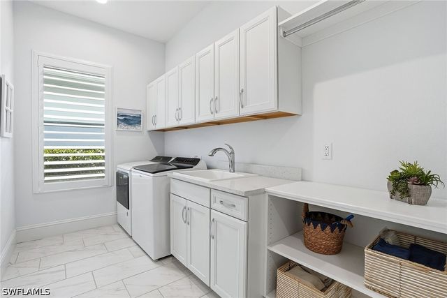 14386 Laguna Springs LN, Naples, FL 34114