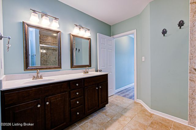 10420 Monticello Forest Cir, Louisville, KY 40299