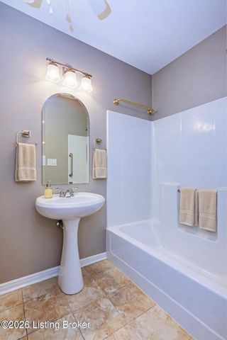 10420 Monticello Forest Cir, Louisville, KY 40299