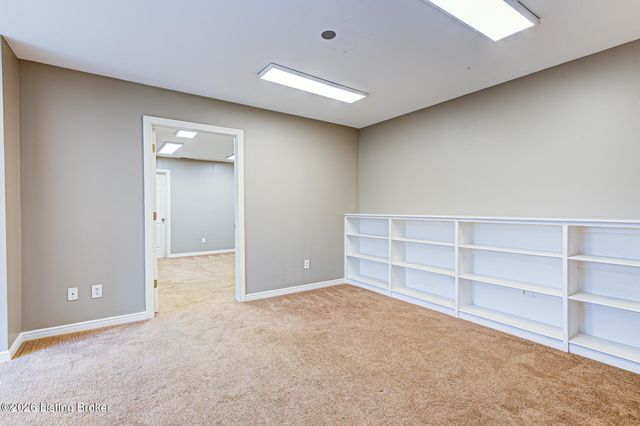 10420 Monticello Forest Cir, Louisville, KY 40299