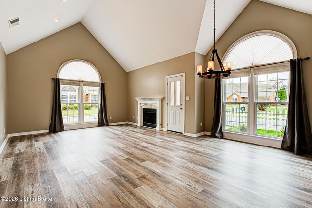 10420 Monticello Forest Cir, Louisville, KY 40299