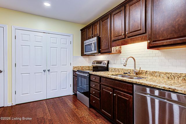 10420 Monticello Forest Cir, Louisville, KY 40299