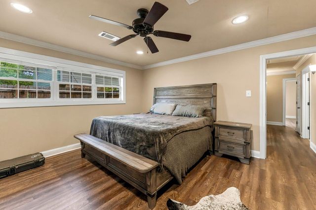 114 Elmwood Street, Huntsville, TX 77320