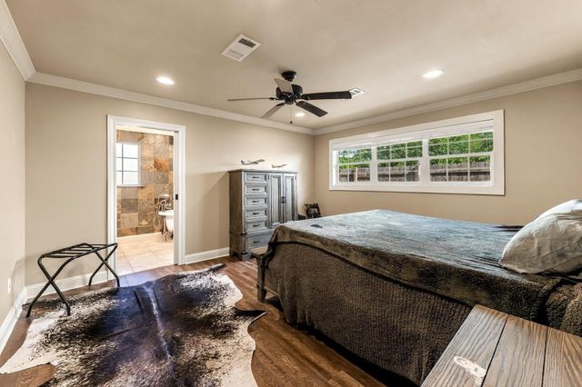 114 Elmwood Street, Huntsville, TX 77320