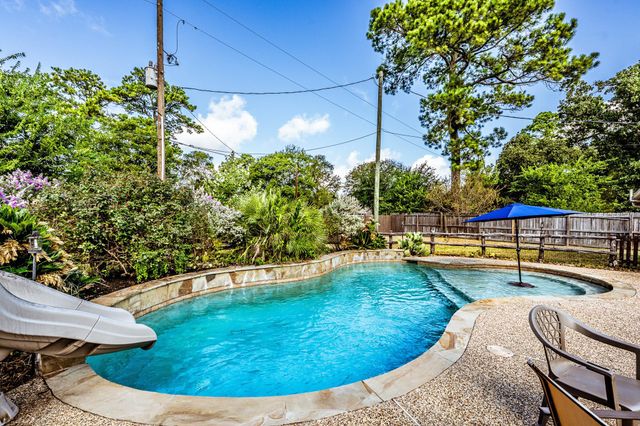 114 Elmwood Street, Huntsville, TX 77320