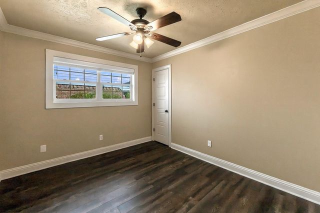 114 Elmwood Street, Huntsville, TX 77320