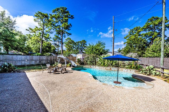 114 Elmwood Street, Huntsville, TX 77320