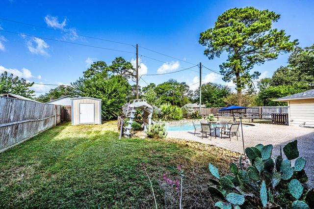 114 Elmwood Street, Huntsville, TX 77320