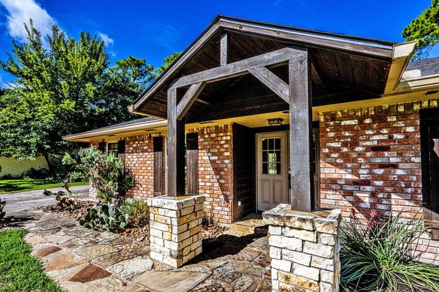 114 Elmwood Street, Huntsville, TX 77320