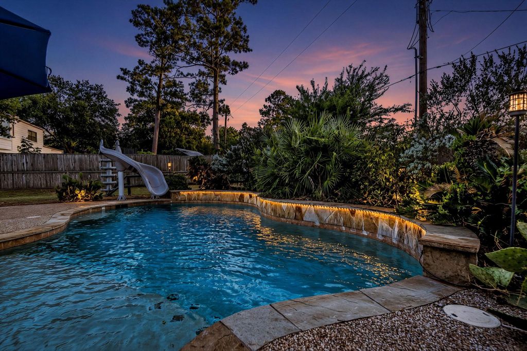 114 Elmwood Street, Huntsville, TX 77320