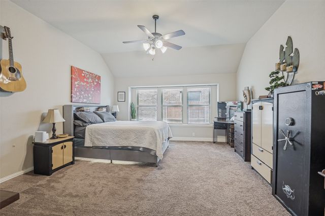 516 Lakeview Drive, Alvarado, TX 76009