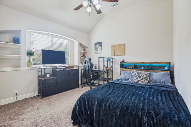 516 Lakeview Drive, Alvarado, TX 76009