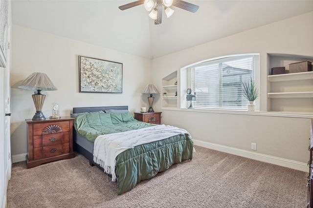 516 Lakeview Drive, Alvarado, TX 76009
