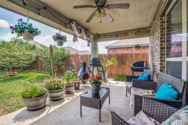 516 Lakeview Drive, Alvarado, TX 76009