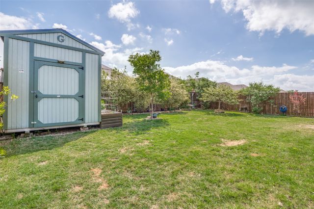 516 Lakeview Drive, Alvarado, TX 76009