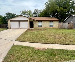 7751 Pipers Hl, San Antonio, TX 78251