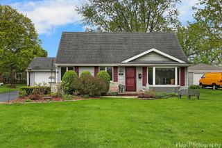 3207 Knollwood Lane, Glenview, IL 60025