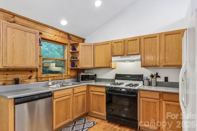 152 Trails End Lane, Maggie Valley, NC 28751