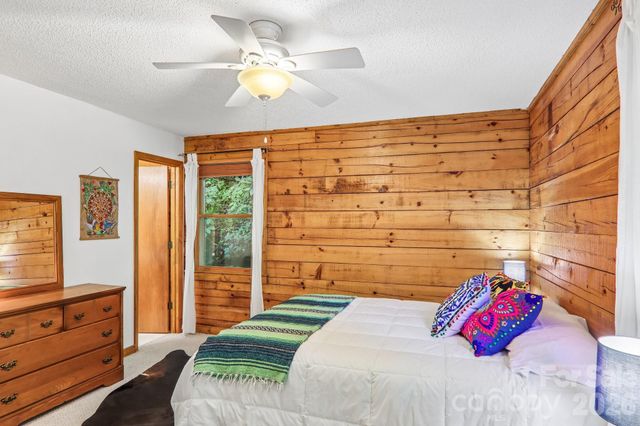 152 Trails End Lane, Maggie Valley, NC 28751
