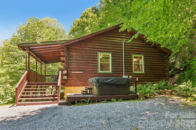 152 Trails End Lane, Maggie Valley, NC 28751