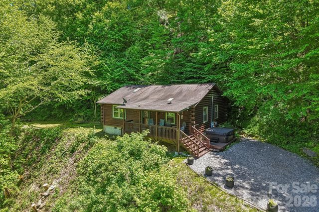 152 Trails End Lane, Maggie Valley, NC 28751