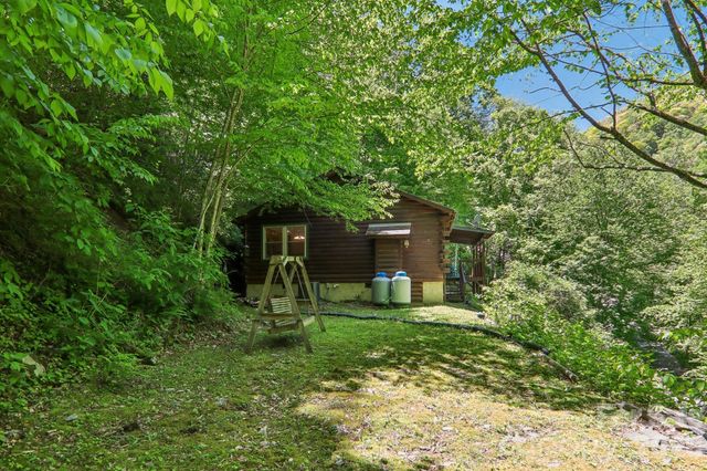 152 Trails End Lane, Maggie Valley, NC 28751