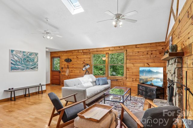 152 Trails End Lane, Maggie Valley, NC 28751