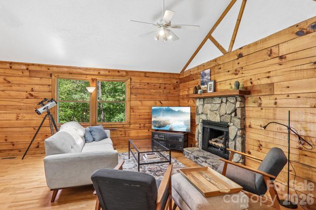 152 Trails End Lane, Maggie Valley, NC 28751