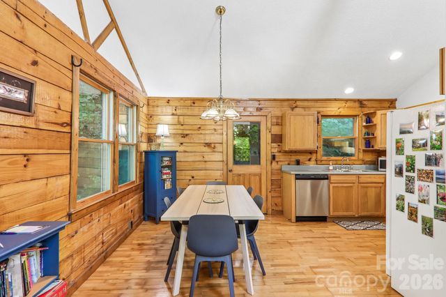 152 Trails End Lane, Maggie Valley, NC 28751